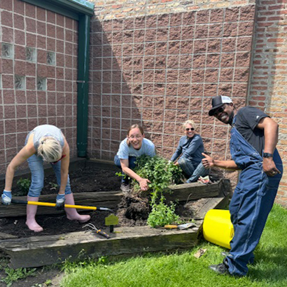 Lawndale Community Church

Flower Planting & Lunch
